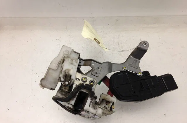 Serrure porte arg Peugeot 107 (PM_, PN_) 1.4 hdi (2005-2014) occasion