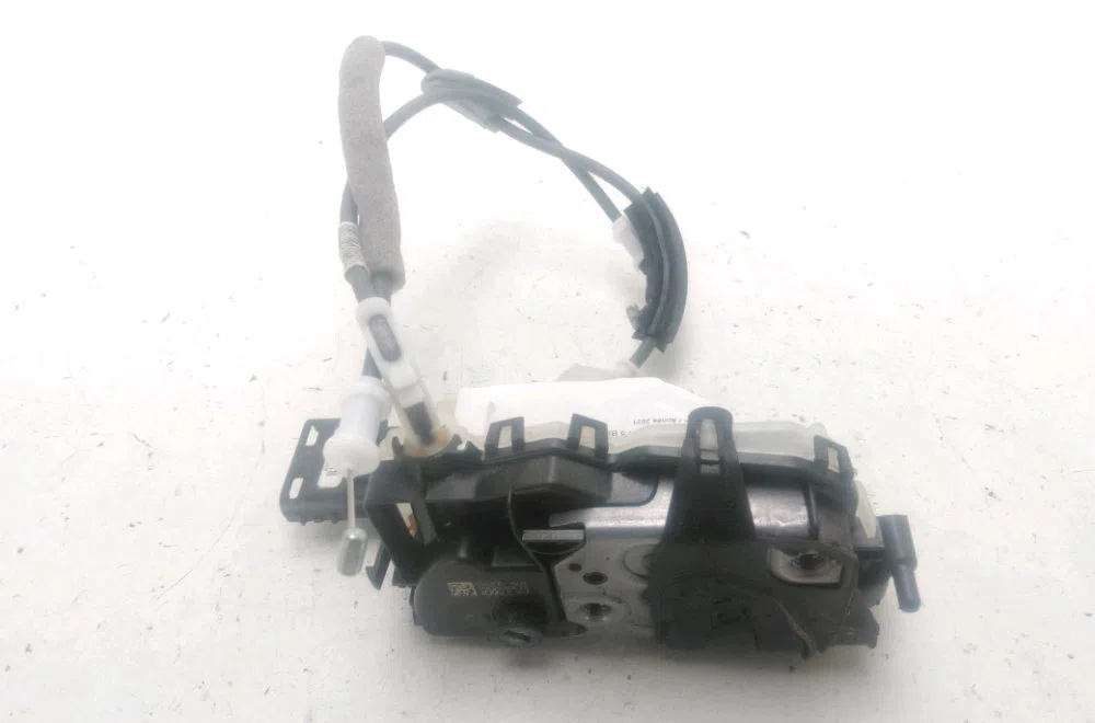 Serrure porte arg Peugeot 2008 II (UD_, US_, UY_, UK_) 1.5 bluehdi 110 (udyhsk) (2021) occasion