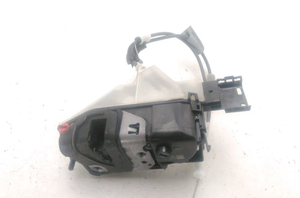 Serrure porte arg Peugeot 2008 II (UD_, US_, UY_, UK_) 1.5 bluehdi 110 (udyhsk) (2021) occasion