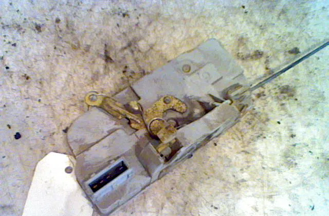 Serrure porte arg PEUGEOT 206 2005 occasion