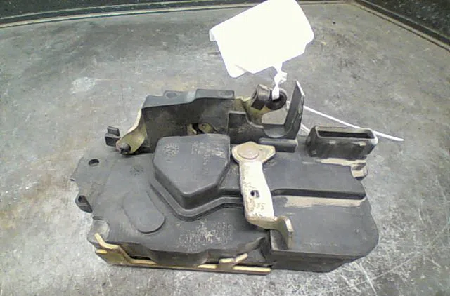 Serrure porte arg Peugeot 206 3-5 portes (2A-C) 1.1 i (1998-2007) occasion