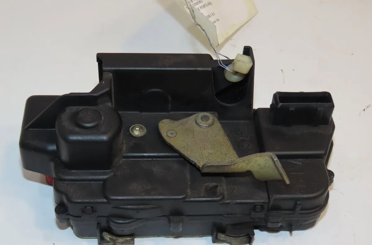 Serrure porte arg Peugeot 306 3-5 portes (7A, 7C, N3, N5) 1.9 d (1994-2001) occasion