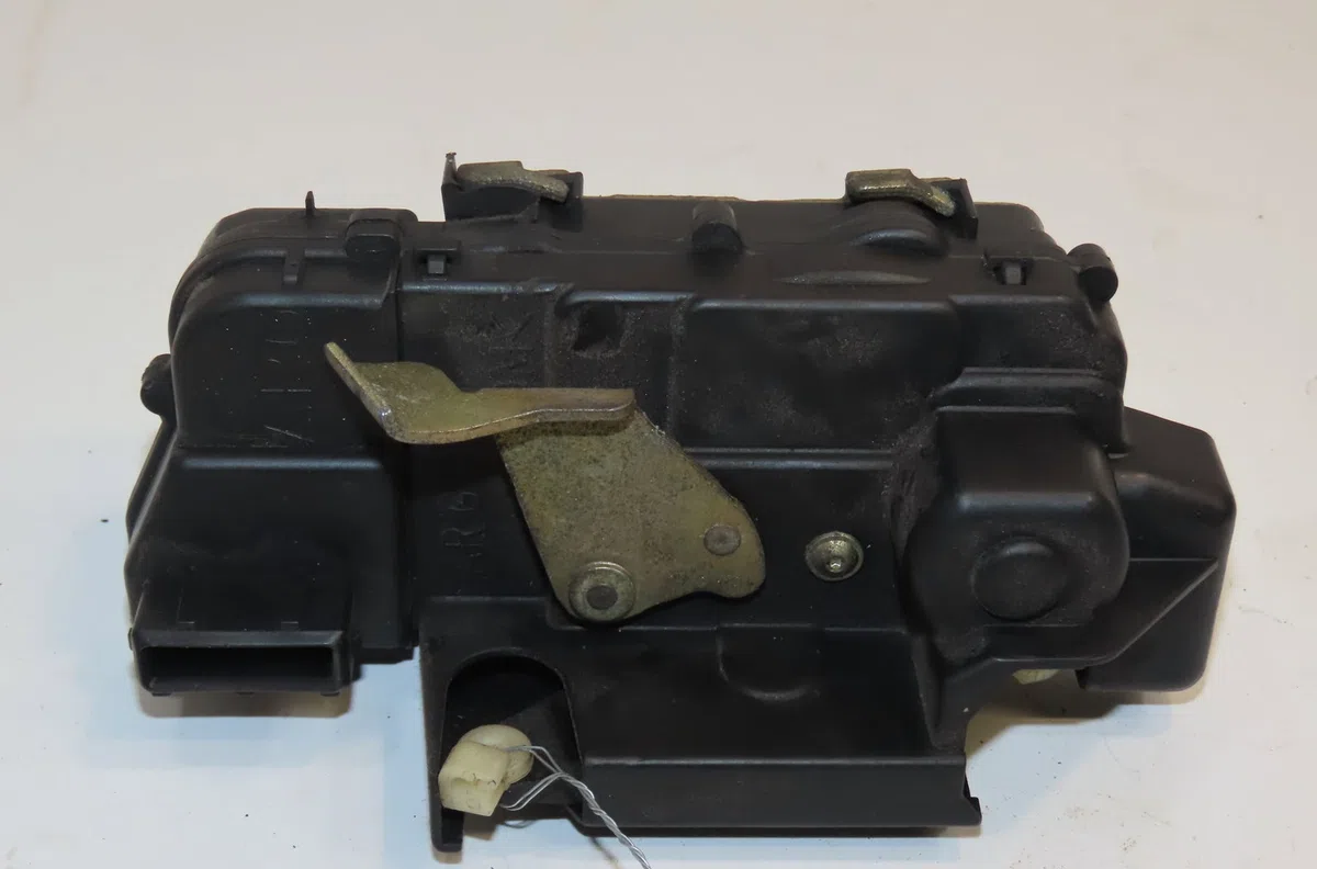 Serrure porte arg Peugeot 306 3-5 portes (7A, 7C, N3, N5) 1.9 d (1994-2001) occasion