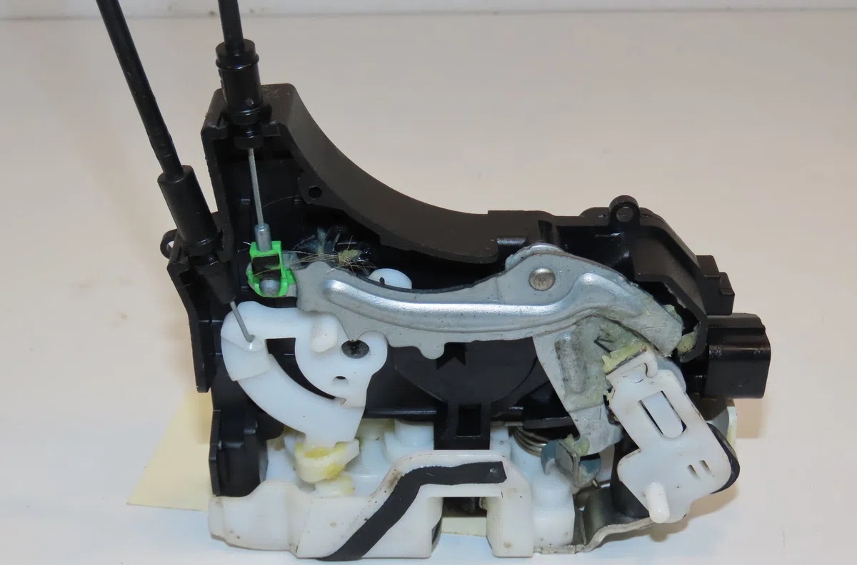 Serrure porte arg Peugeot 4007 (VU_, VV_) 2.2 hdi (2007-2013) occasion