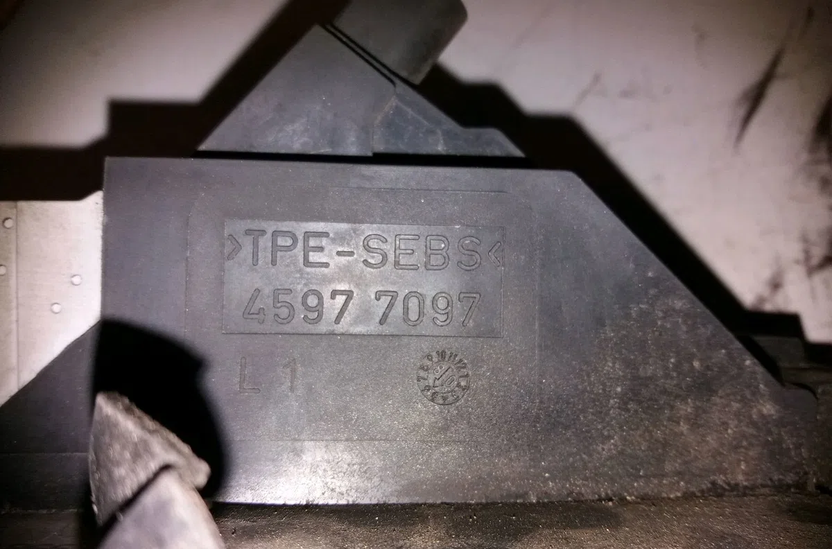 Serrure porte arg Peugeot 407 (6D_) 2.0 hdi (6drhrh) (2009-2010) occasion