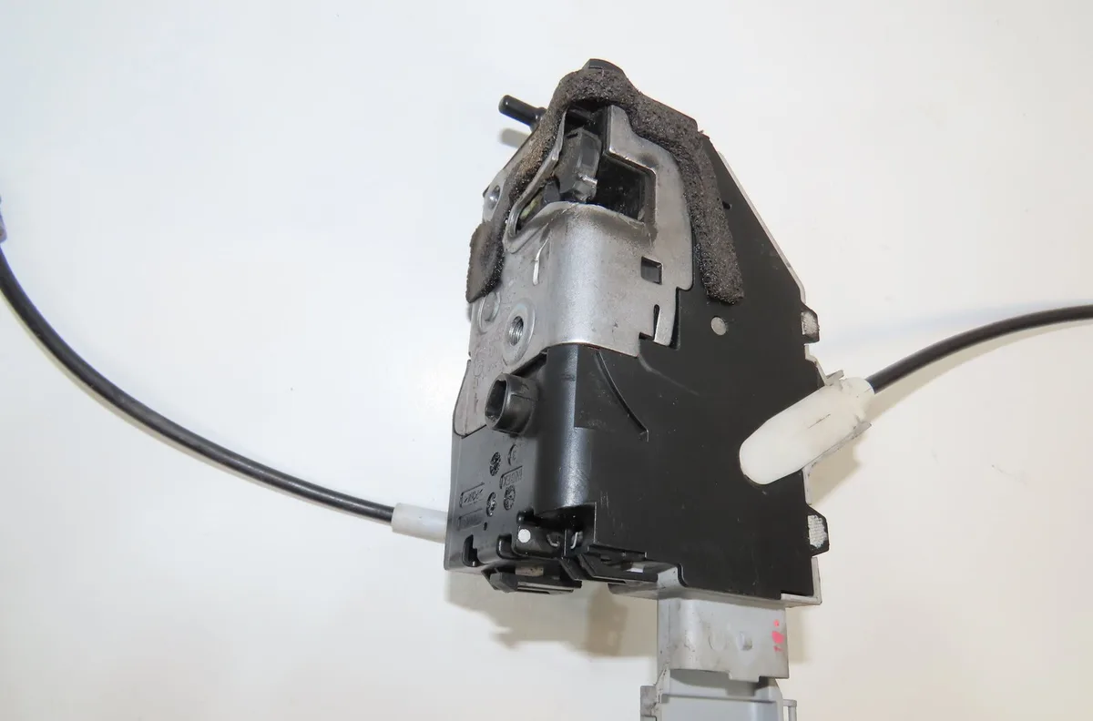 Serrure porte arg Peugeot 407 SW (6E_) 2.0 hdi 135 (2004-2010) occasion