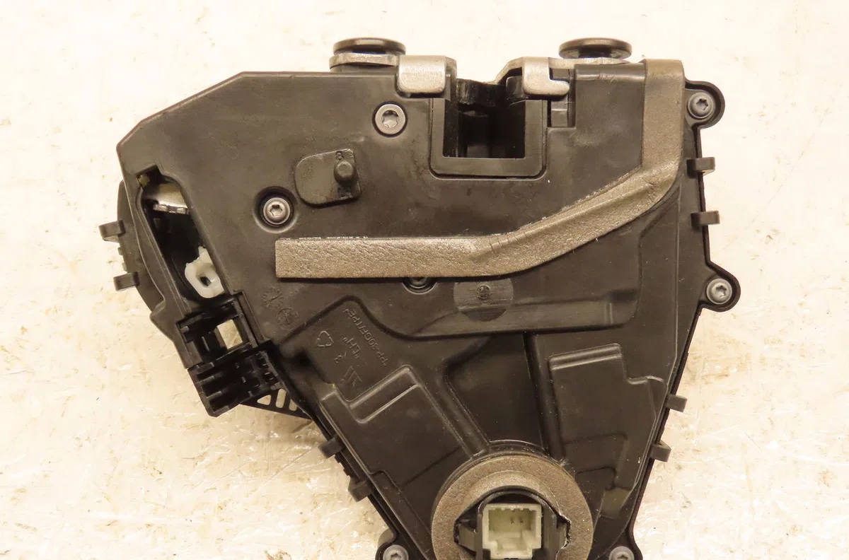 Serrure porte arg Renault CAPTUR II (HF_) Tce 140 (hfn0) (2020) occasion