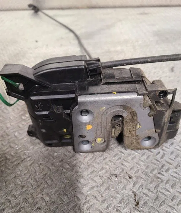 Serrure porte arg RENAULT CLIO 3  CLIO 3 PHASE 1 occasion