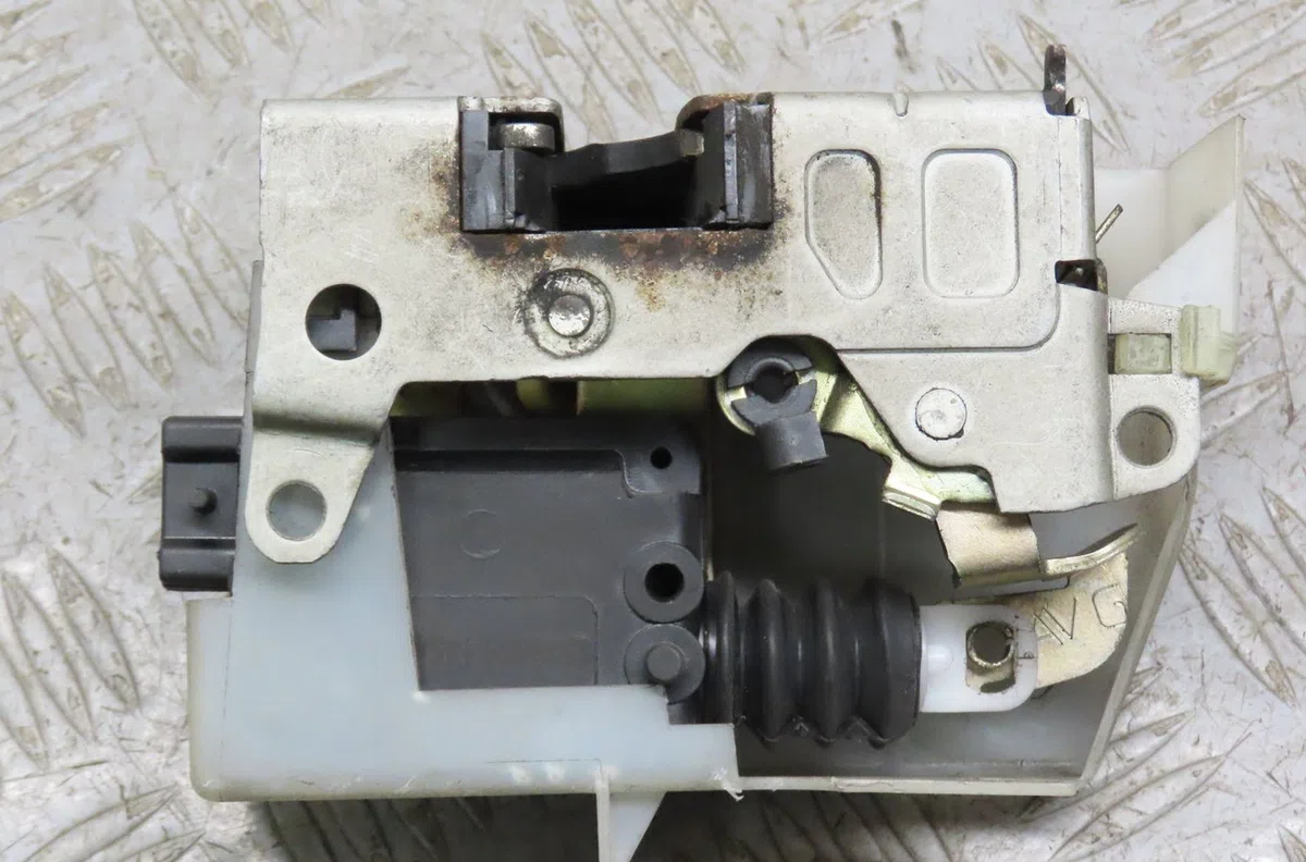 Serrure porte arg Renault CLIO II (BB_, CB_) 1.4 16v (b-cb0p, bb13) (2000-2008) 5 portes occasion