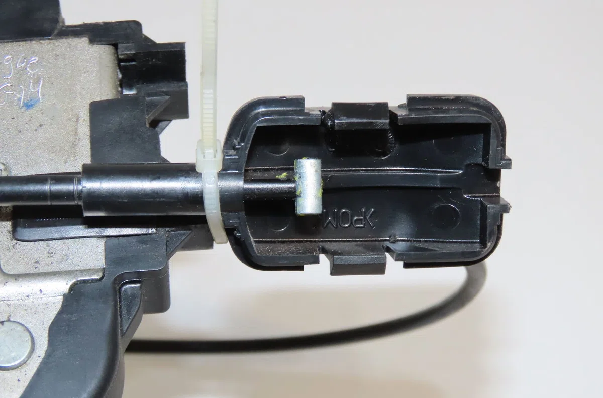 Serrure porte arg Renault CLIO III Grandtour (KR0-1_) 1.5 dci (kr0f) (2007-2012) 5 portes occasion