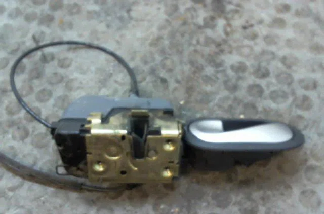 Serrure porte arg Renault GRAND SCÉNIC II (JM0-1_) 1.9 dci (2005-2009) occasion