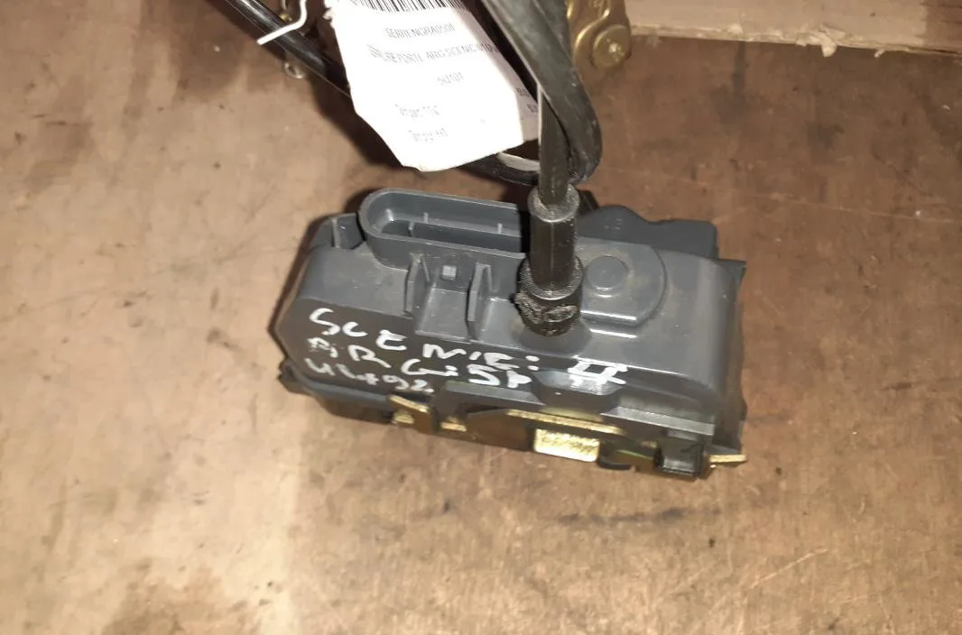 Serrure porte arg Renault GRAND SCÉNIC II (JM0-1_) 1.9 dci (jm0g, jm12, jm1g, jm2c) (2004-2006) occasion