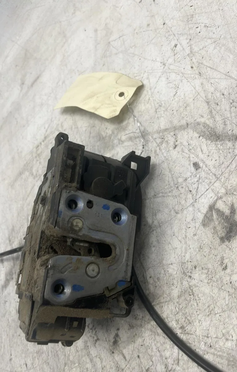 Serrure porte arg Renault KANGOO - GRAND KANGOO II (KW0-1_) 1.6 16v flex (kw01) (2008) occasion