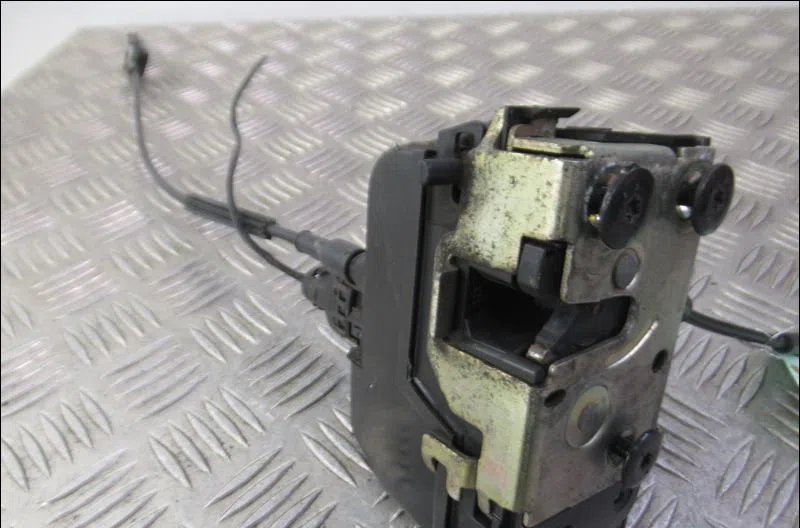 Serrure porte arg Renault LAGUNA II (BG0-1_) 1.9 dci (bg08, bg0g) (2001-2007) occasion