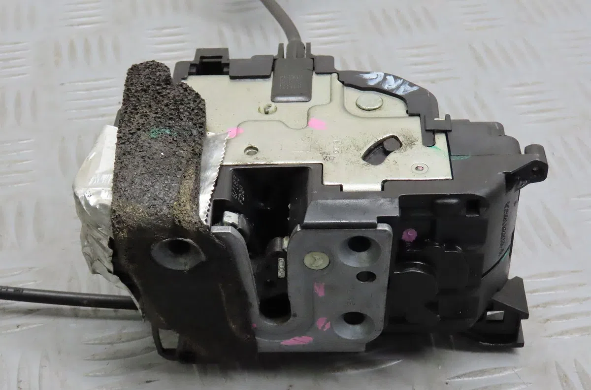 Serrure porte arg Renault LAGUNA III (BT0-1) 1.5 dci (bt00, bt0a, bt0t, bt1j) (2007-2015) 5 portes occasion