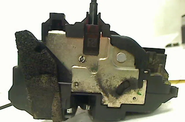Serrure porte arg Renault LAGUNA III (BT0-1) 3.0 dci (bt03, bt13) (2008-2015) occasion