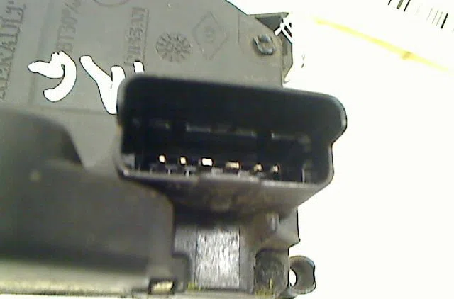 Serrure porte arg Renault LAGUNA III (BT0-1) 3.0 dci (bt03, bt13) (2008-2015) occasion