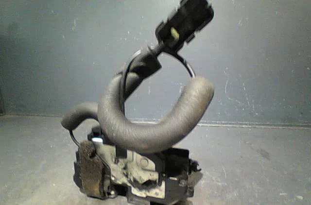 Serrure porte arg Renault LAGUNA III Grandtour (KT0-1) 2.0 dci (kt07, kt0j, kt14, kt1a, kt1s) (2007-2015) occasion