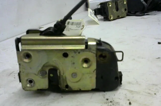 Serrure porte arg Renault MEGANE II Break (KM0-1_) 1.9 dci (kmrg, km1g, km0g, km2c) (2003-2009) occasion