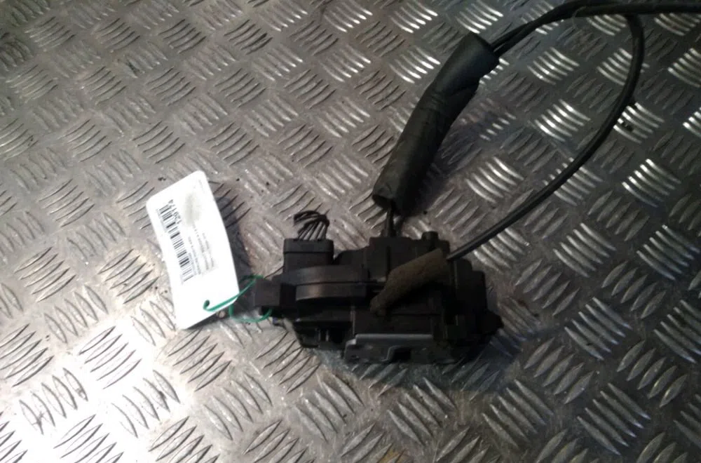 Serrure porte arg Renault MEGANE III 3-5 portes (BZ0-1_, B3_) 1.5 dci (2009) occasion
