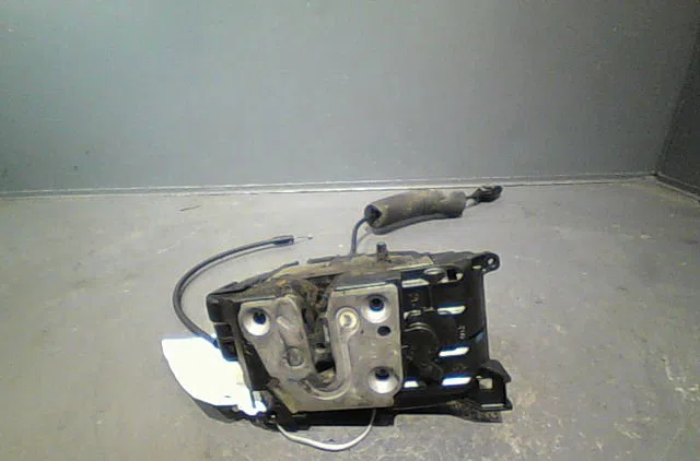 Serrure porte arg Renault MEGANE III 3-5 portes (BZ0-1_, B3_) 1.5 dci (bz0c) (2008-2015) 5 portes occasion