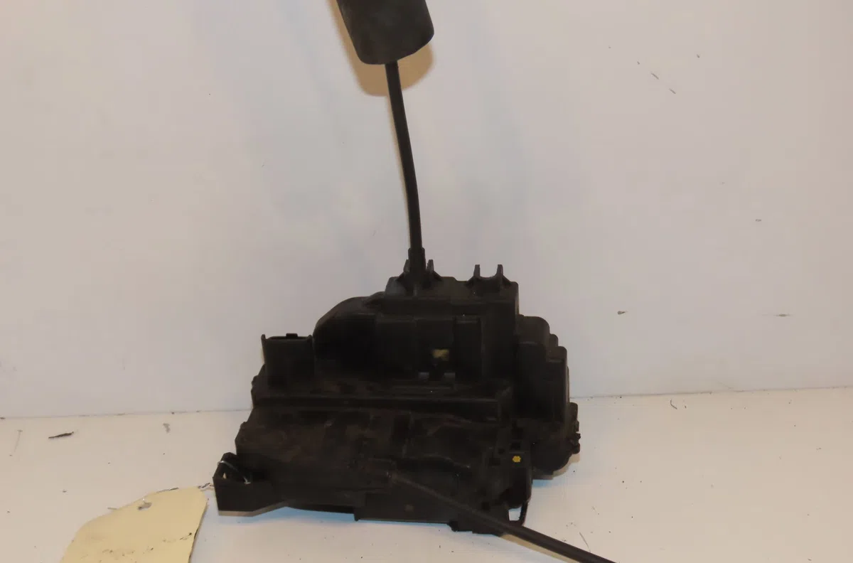 Serrure porte arg Renault MEGANE III Grandtour (KZ0-1) 1.5 dci (kz09, kz0d, kz1g, kz29, kz14, kz1w, kz10, kz1f,... (2009