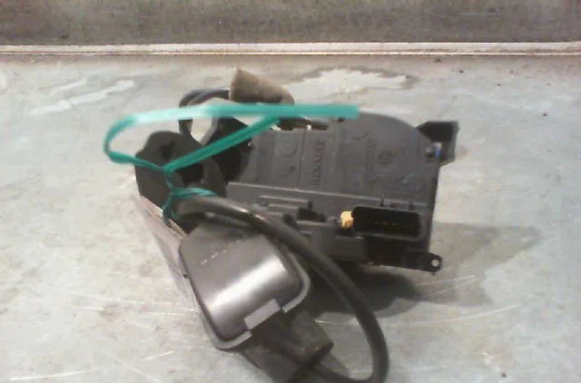 Serrure porte arg RENAULT MEGANE III Phase 1 11-2008--01-2012 occasion