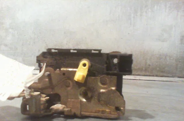 Serrure porte arg RENAULT R5 1988 occasion