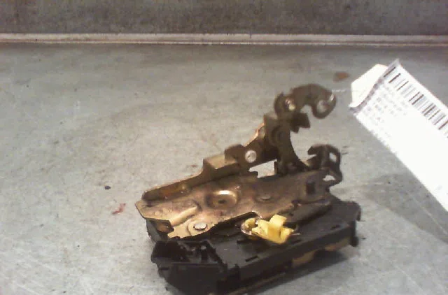 Serrure porte arg RENAULT R5 1993 occasion