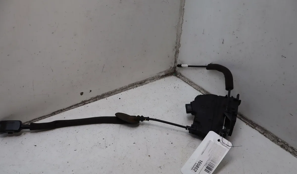 Serrure porte arg Renault TWINGO III (BCM_, BCA_) 1.0 sce 70 (bcmb) (2015) 5 portes occasion