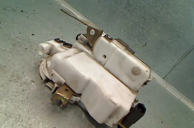 Serrure porte arg SEAT CORDOBA 2001 occasion