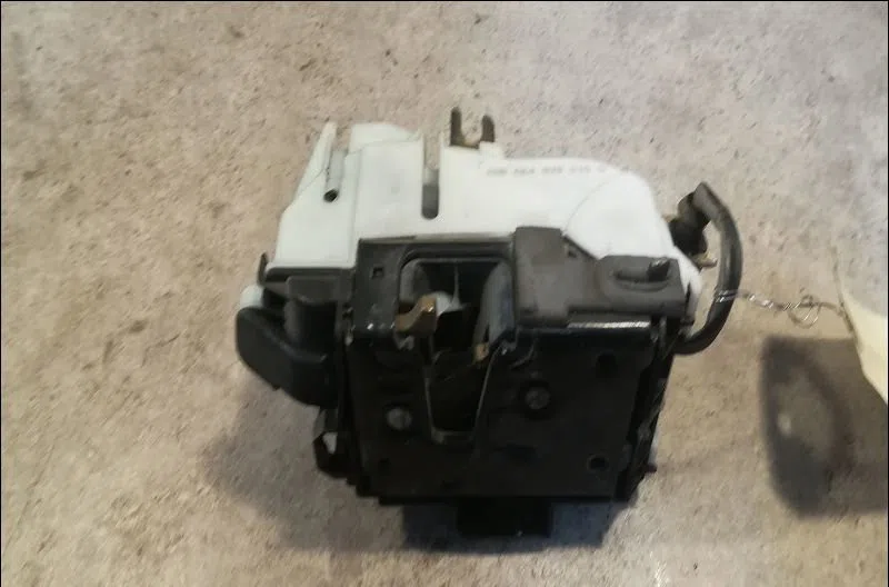 Serrure porte arg Seat CORDOBA Vario (6K5) 1.9 sdi (1999-2002) occasion