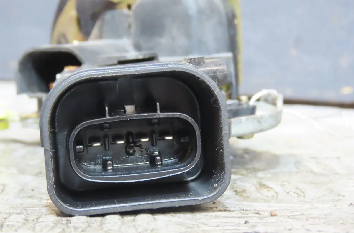 Serrure porte arg Toyota LAND CRUISER 90 (_J9_) 3.0 d-4d 4wd (kdj90_, kdj95_) (2000-2002) occasion