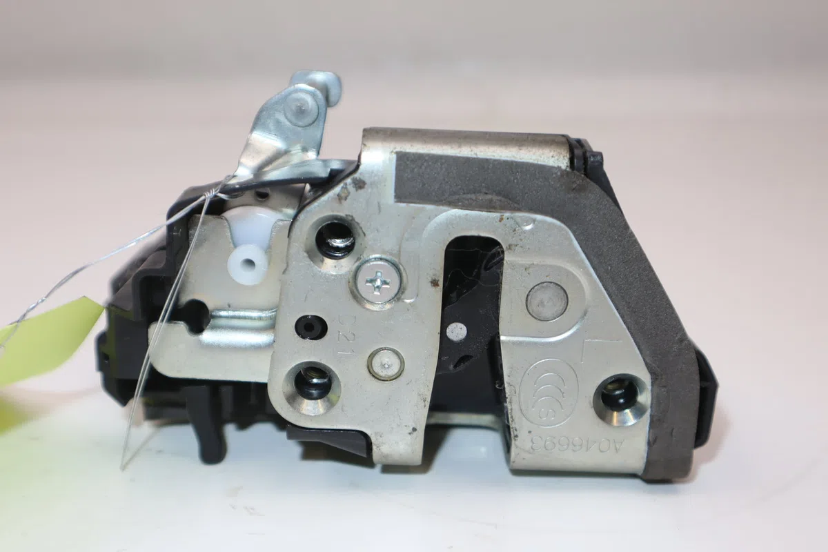 Serrure porte arg Toyota VERSO (_R2_) 2.0 d-4d (aur20_) (2009-2018) occasion