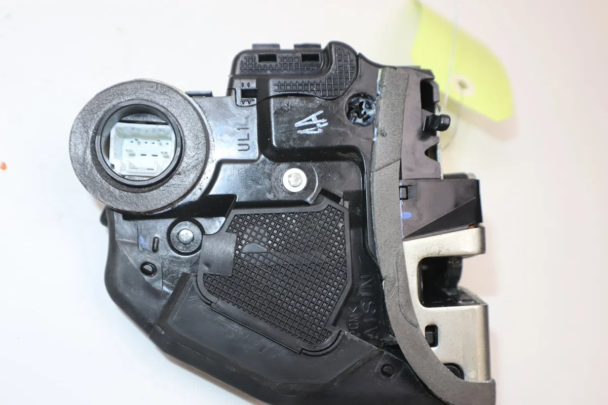 Serrure porte arg Toyota VERSO (_R2_) 2.0 d-4d (aur20_) (2009-2018) occasion