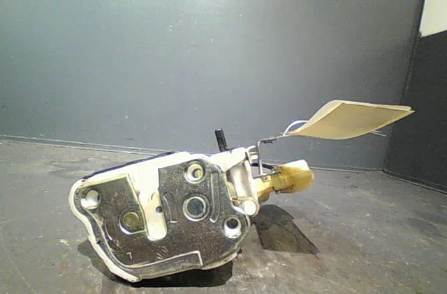 Serrure porte arg Toyota YARIS (_P1_) 1.4 d-4d (nlp10_) (2001-2005) occasion