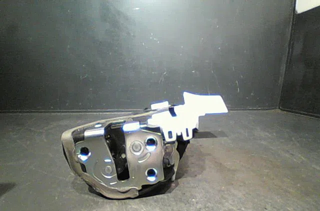 Serrure porte arg Toyota YARIS (_P13_) 1.0 (ksp130_) (2010) occasion