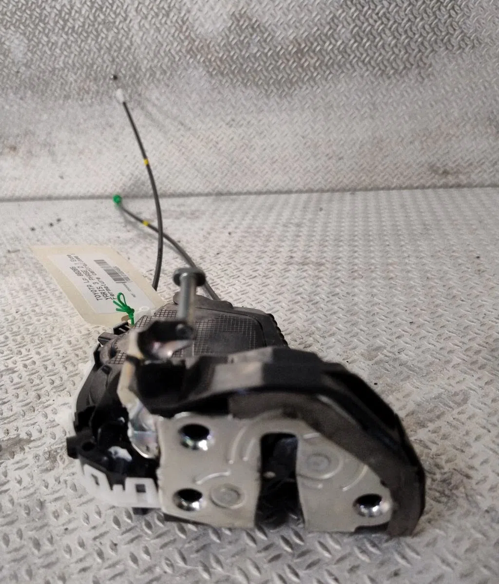 Serrure porte arg Toyota YARIS (_P13_) 1.0 (ksp130_) (2010) occasion