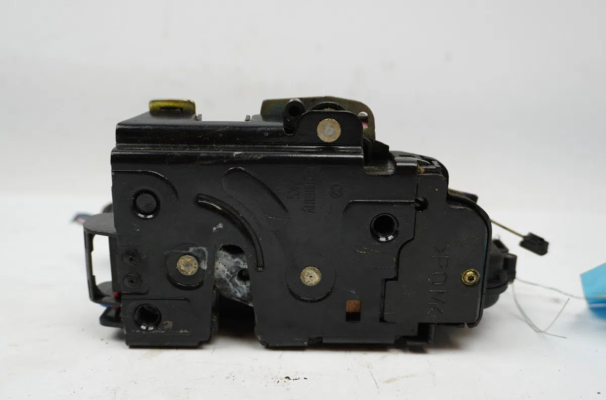 Serrure porte arg Volkswagen GOLF IV (1J1) 1.6 (1997-2004) occasion