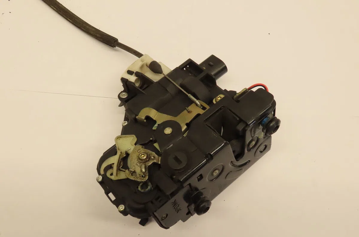 Serrure porte arg Volkswagen GOLF IV (1J1) 1.9 tdi (1997-2004) occasion