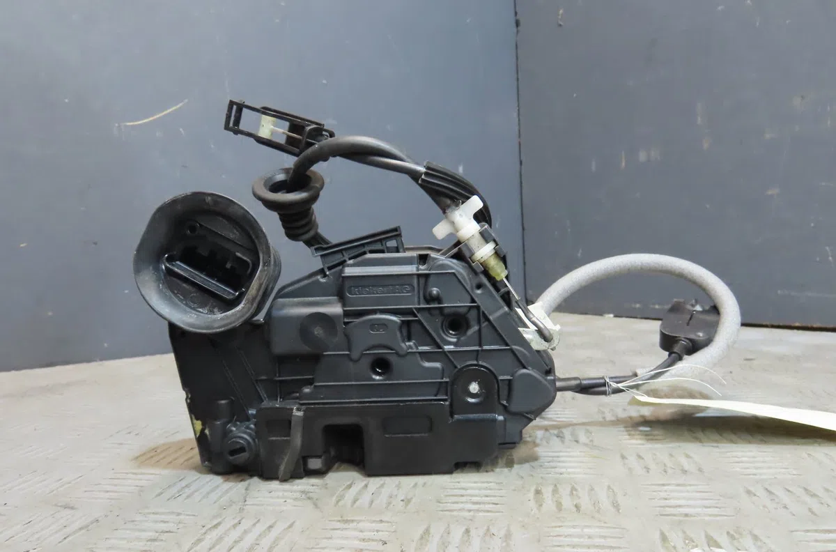 Serrure porte arg Volkswagen GOLF VI (5K1) 1.6 tdi (2009-2012) occasion
