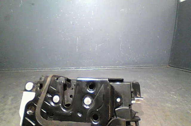Serrure porte arg Volkswagen GOLF VI (5K1) 2.0 tdi (2008-2013) 5 portes occasion