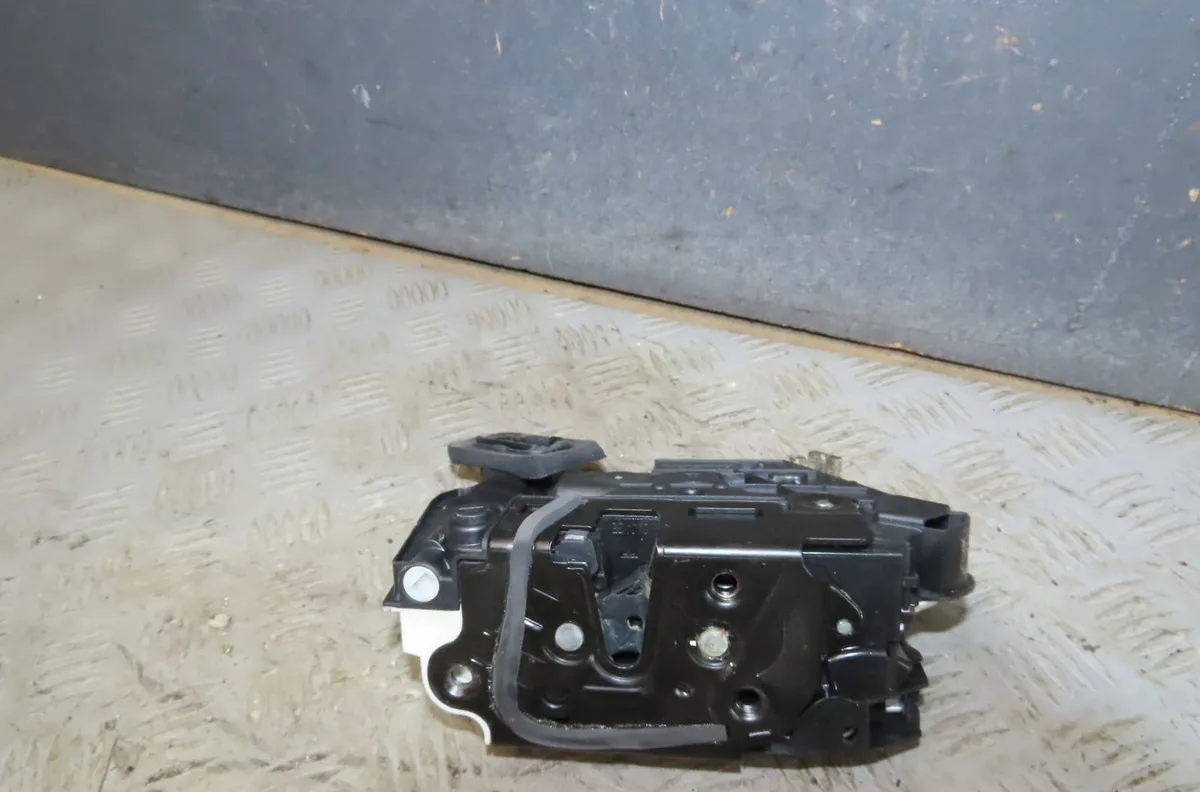 Serrure porte arg Volkswagen GOLF VII Variant (BA5, BV5) 1.6 tdi (2013-2018) occasion