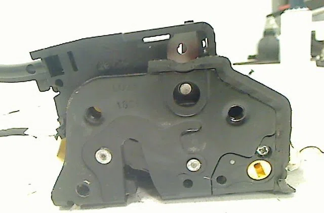 Serrure porte arg Volkswagen PASSAT B6 Variant (3C5) 1.9 tdi (2005-2010) occasion