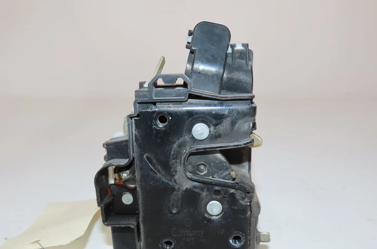 Serrure porte arg Volkswagen POLO (6N2) 1.4 (1999-2001) 5 portes occasion