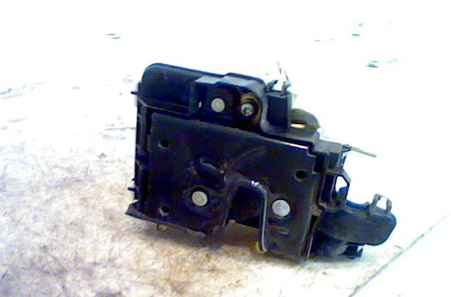 Serrure porte arg VOLKSWAGEN POLO III 2000 occasion