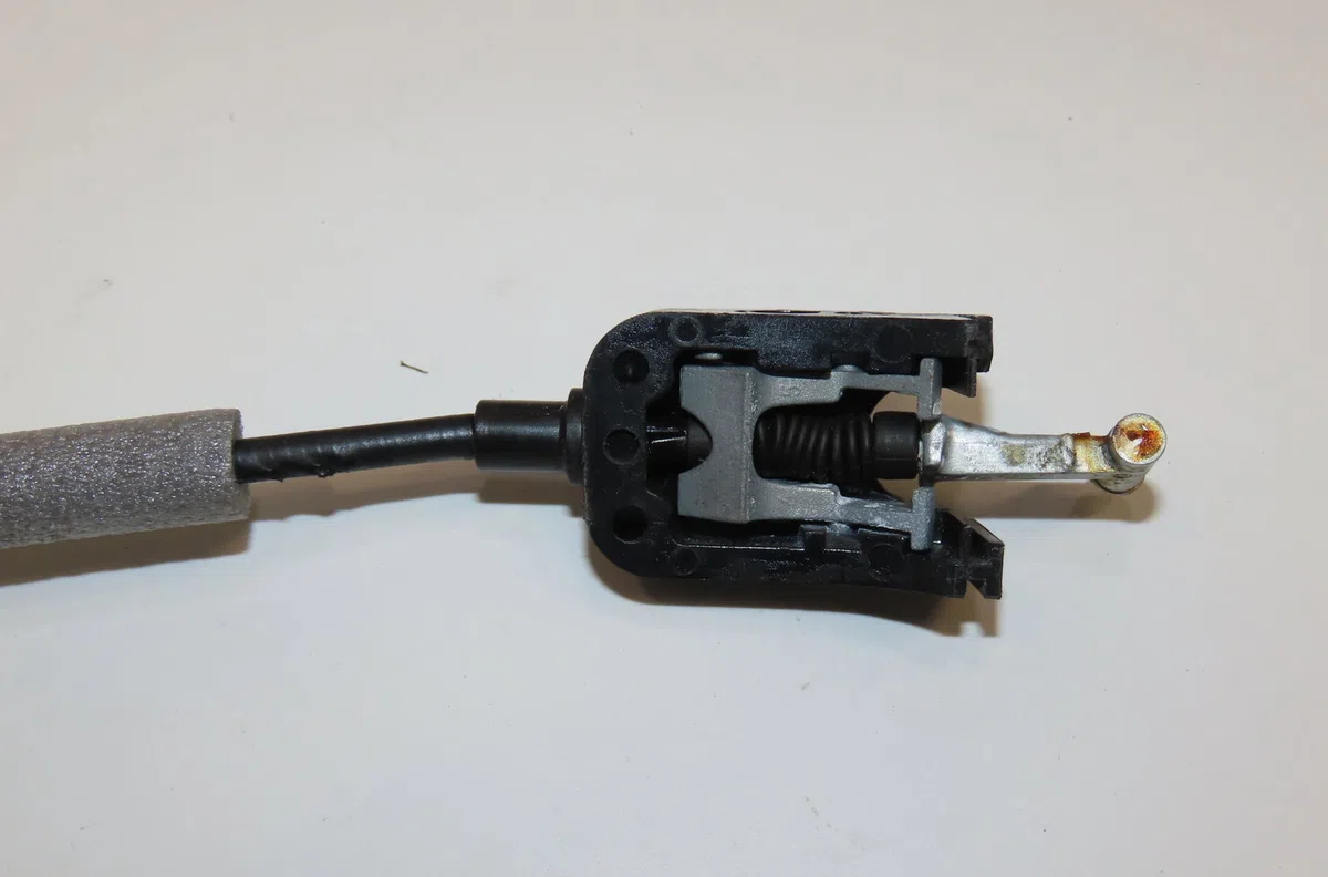 Serrure porte arg Volkswagen POLO V (6R1, 6C1) 1.0 (2014) occasion