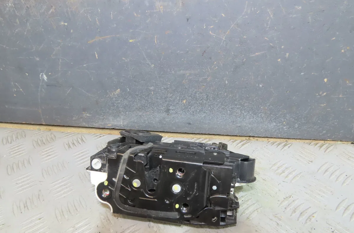 Serrure porte arg Volkswagen POLO V (6R1, 6C1) 1.2 (2009) occasion