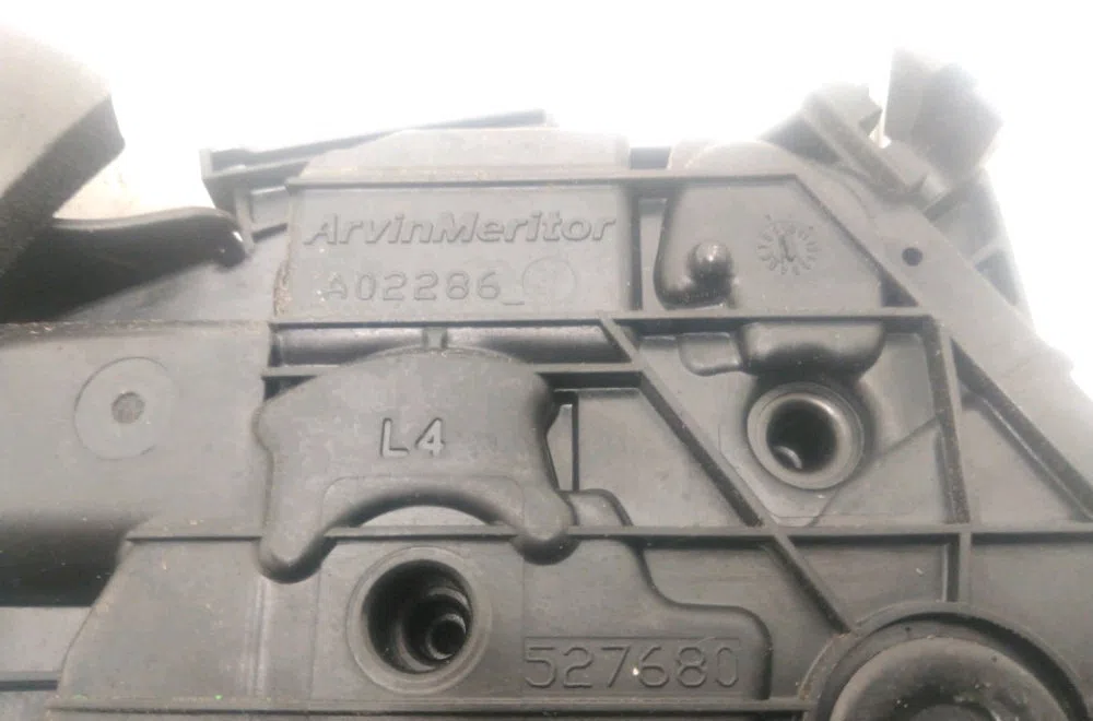 Serrure porte arg Volkswagen POLO V (6R1, 6C1) 1.6 tdi (2009) occasion