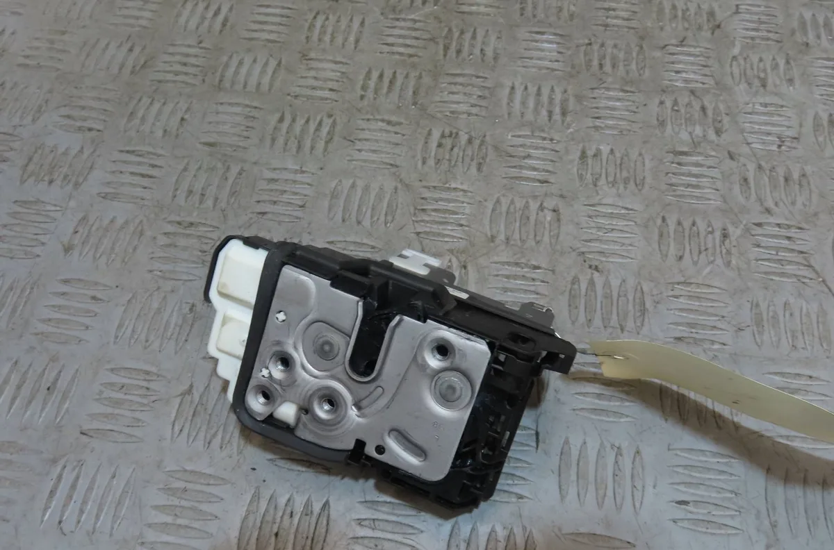 Serrure porte arg Volvo S90 II (234) D3 (2016-2018) occasion